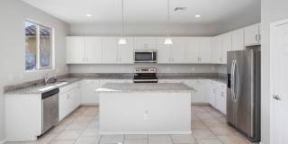 7135 W Rancho Drive Gallery 23
