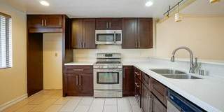 5760 Owensmouth Avenue Gallery 9