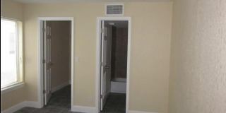 4215 S 57th Avenue Gallery 4