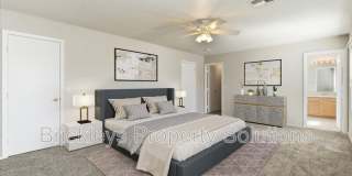 2413 E Hazeltine Way Gallery 21