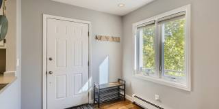 Downtown 2 BDR / 2BA - Walk to Everything Gallery 6