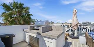 Modern Furnished Balboa Peninsula Beach House with Rooftop Deck Gallery 28