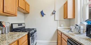 6 bed/2 bath on Rohs St., Mins. from UC for Only $600/pp ($3,600/mo)! $250 SIGN ON BONUS FOR LTO!!! Gallery 12