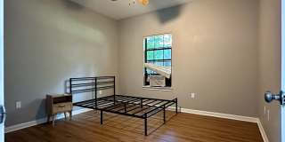 7-Bedroom Home 2 Minute Walk From Campus! Gallery 12