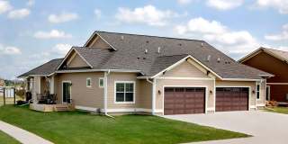 Cascade Falls Townhomes at Prairie Trail Gallery 25