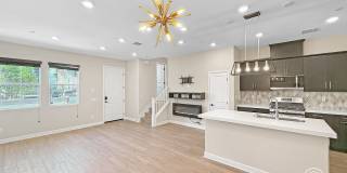 Bright 3BD/2.5BA Townhouse in Vista with Community Pool, In-Unit Laundry & 2-Car Garage Gallery 1