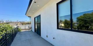 Five Bedroom/Four Bathroom Luxury House in Koreatown Gallery 19