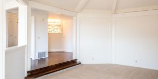 4BR/2.5BA 3,274sqft! STUNNING GG VIEWS!!! Yard! Spa! 4 Car Parking! Pet! PROGRESSIVE Gallery 11