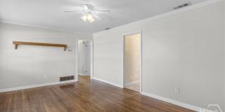 2114 E 62nd Street Gallery 12