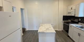 41 South Oakley Avenue Gallery 10