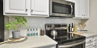 Crestmont at Thornblade Apartments Gallery 2