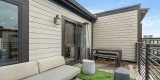 607 SLADE Court Gallery 21