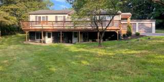 Private retreat in Cranberry offering 3 bedrooms, 2-bathrooms Gallery 1