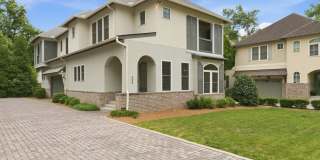 Family Friendly Luxury Home Gallery 1
