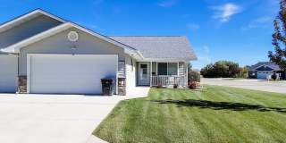 2 Bed/ 2 Bath twin home in HOA community Gallery 1