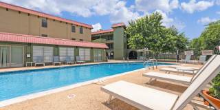 Kensington Court Gallery 121