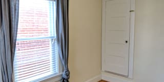 Charming Historic townhouse in downtown Frederick available mid June! Gallery 32