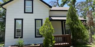 635 E Maple St Gallery 1