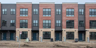 382 Summit Circle Gallery 1