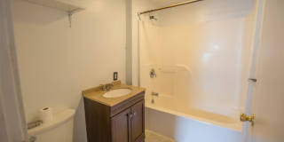 4-Bed Farmhouse Minutes from UVM Campus (30 Chase St) Gallery 22