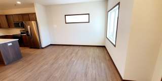3 Bed 2.5 Bath Townhome! Gallery 8