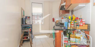 Beautifully updated 3 bed unit next to the Green Line in Allston. Gallery 8