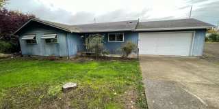 3 Bedroom Home with RV Parking Gallery 1