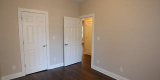 527 W Barry Gallery 8
