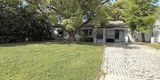 3000 Knollwood Circle Gallery 1
