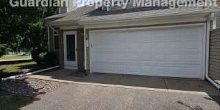 Plymouth Town Home, loft and private patio, master walk-in closet, Available Now! Gallery 1