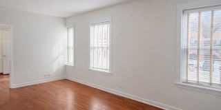 Renovated 2BD / 1BA with Modern Finishes - Albany Park Gallery 1