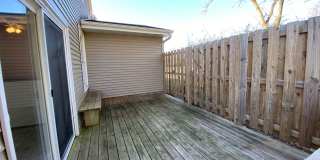 Easy commute to Downtown, West - 3 bedroom, 1.5 bath duplex with yard, garage Gallery 6