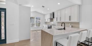1095 Anchor Point Gallery 21