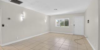 2267 NE 3rd Avenue Gallery 7