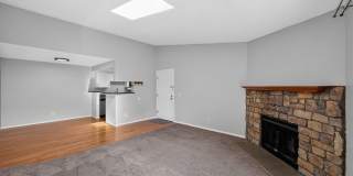 Charming 2BR Condo in Denver - Available NOW! Gallery 7