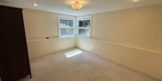 Spacious 4-Bedroom Home Plus Large Bonus Space – West Slope Vista Hills Gallery 42