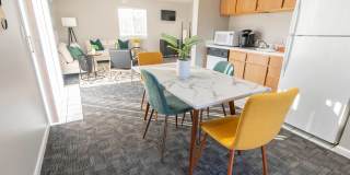 Creekside Square Apartments Gallery 1