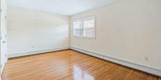 Newtonian Gardens Apartments Gallery 23