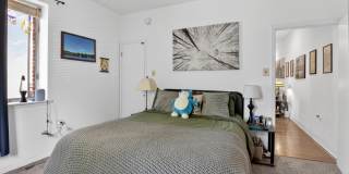 821 CATHARINE Street Gallery 11