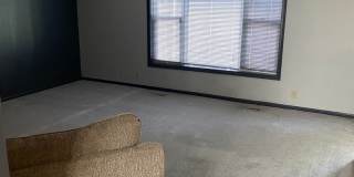 Fully Updated 3 Bedroom 3 Bath Townhouse with 2 Stall Attatched Garage Gallery 9