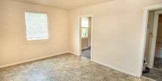 Renovated Home Near Downtown Gallery 6