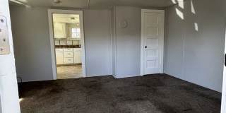 307 1/2 Sw I Street Gallery 1