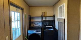 Spacious Four Bedroom Home - Pet Friendly and Horses Allowed! Gallery 12