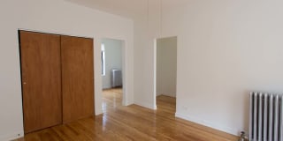 5415 S. Woodlawn Avenue Gallery 35