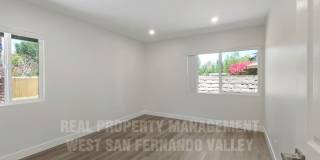 Beautifully Remodeled Single Family Home with Pool Gallery 37