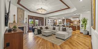 120 C Ave unit: 206 Gallery 1