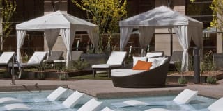 The Moderne Gallery 17