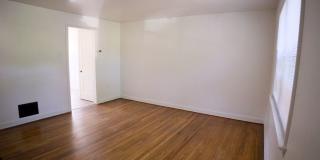 Cute & Cozy Interior Rowhome Gallery 8