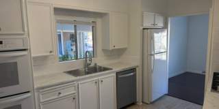 Charming 2BD/2BA Home in Sought-After Camarillo Springs Community! Gallery 1