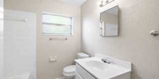 Spacious 3bdrm/1bath with bonus room ** $1,595.00 ** Section 8 OK ** Ready NOW ** Gallery 24